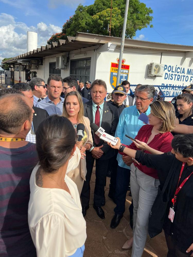 Deputado Iolando participa da reinauguração do 6º Batalhão da PMDF, na esplanada