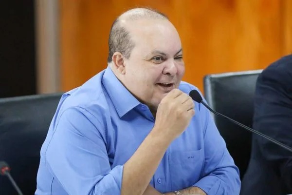 De volta, governador Ibaneis Rocha, faz pronunciamento em sua rede social