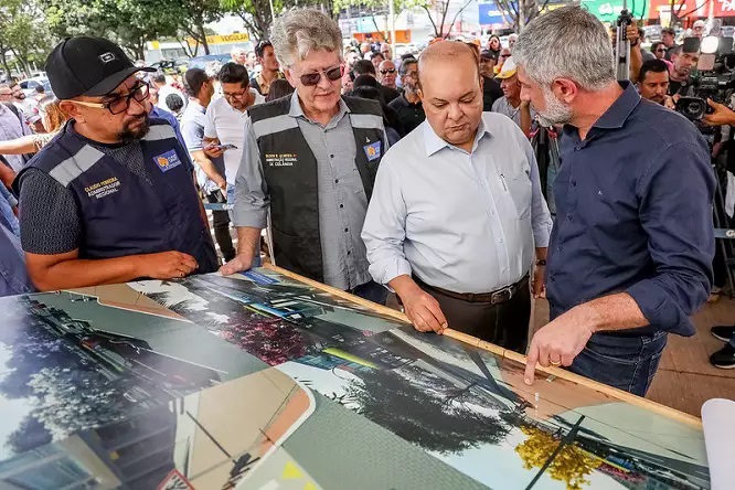 Ibaneis entrega primeira etapa da Avenida Hélio Prates