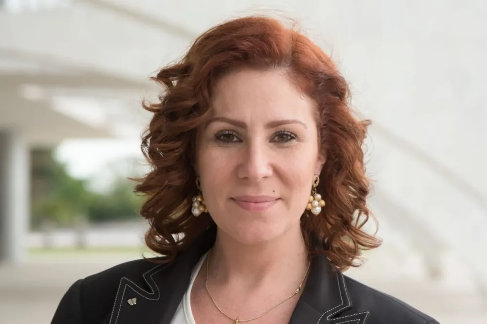 Carla Zambelli é solta após Justiça da Itália negar extradição