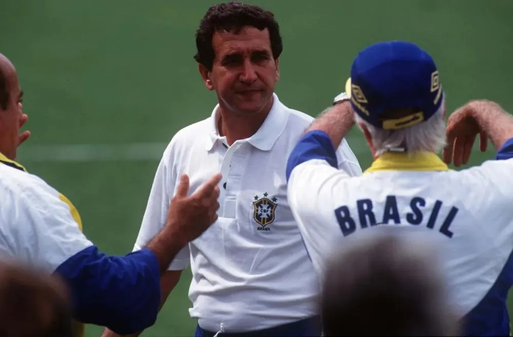 Carlos Alberto Parreira, ex-técnico da Seleção, é internado no RJ