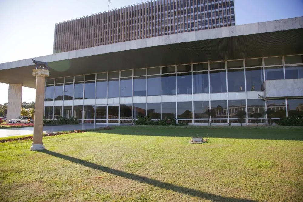 Governadora decreta ponto facultativo na próxima segunda-feira