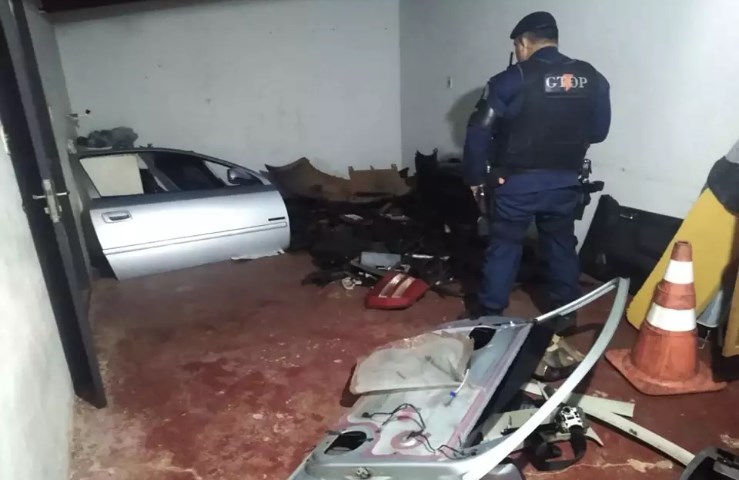 PM encontra desmanche de carros roubados em casa do DF