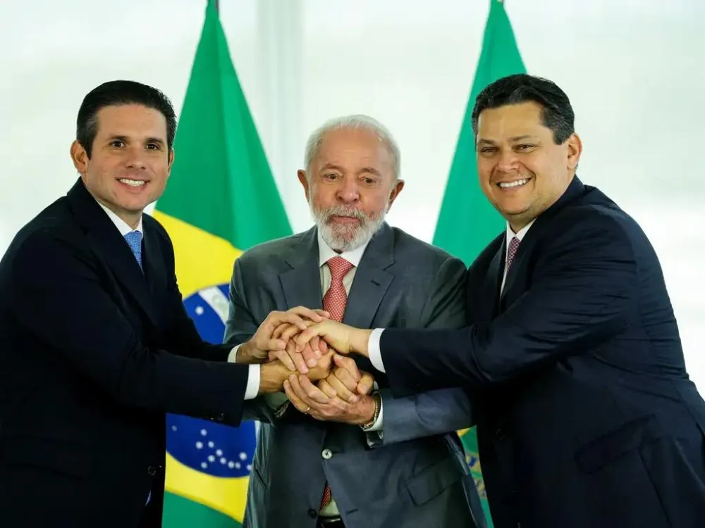O motivo que reaproximou Alcolumbre e Motta de Lula