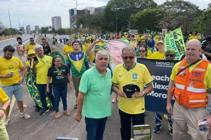 Manifestantes de direita protestam contra o STF e o Congresso no 7 de Setembro