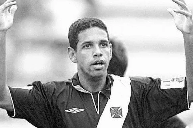 Morre Henrique, zagueiro herói e multicampeão pelo Vasco, aos 49 anos