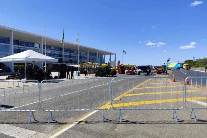Esplanada terá trecho interditado no domingo após suspeita de ataque ao STF