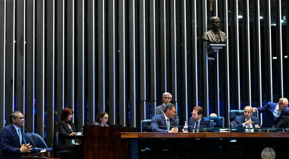 Senado começa sessão que analisa o fim da escala 6x1; acompanhe