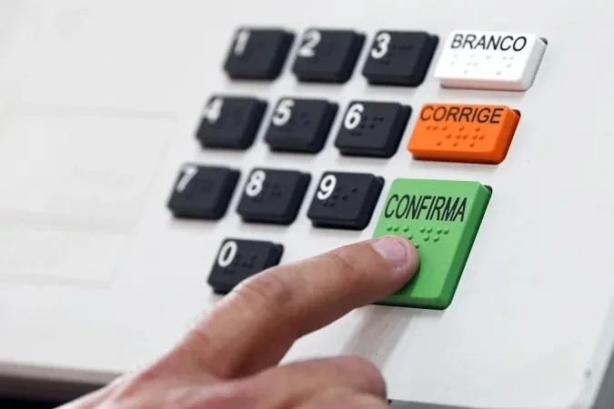 CEO da AtlasIntel diz que pesquisas superestimaram Flávio por medo de CPI