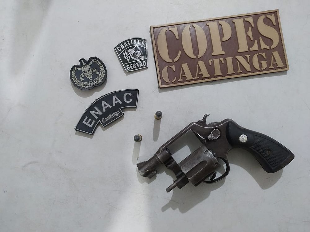 Dupla é presa após tentar matar mãe e filho e arma falhar