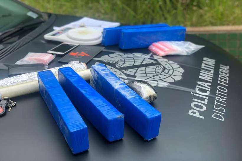 Homem é preso com 5,5kg de maconha em casa, em Samambaia