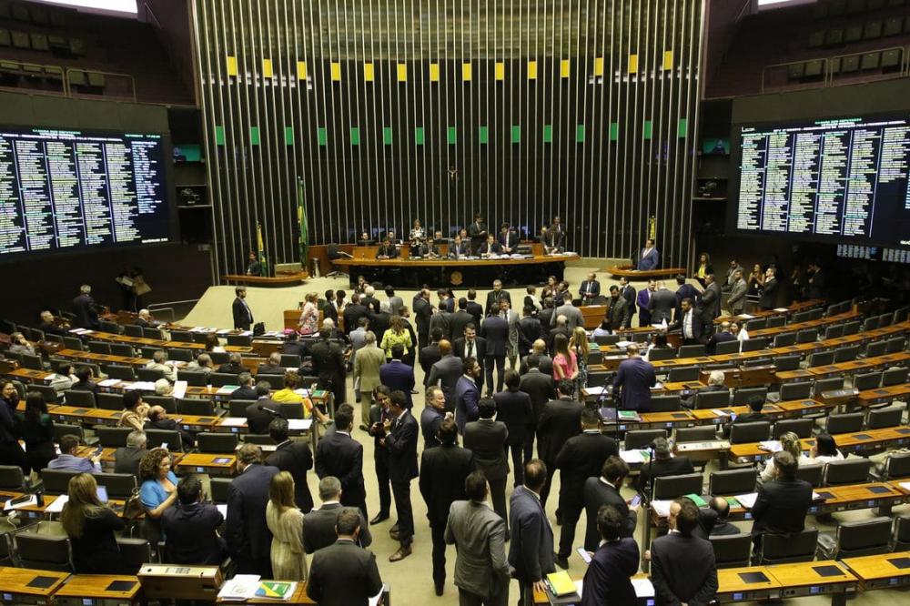 Em reação a Alvim, oposição quer investigar ‘perseguições’ na cultura e educação