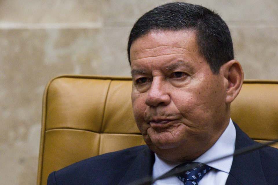 No STF, Mourão defende a “separação dos Poderes”
