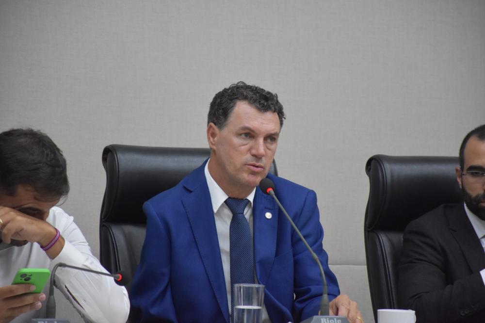 Deputado Iolando Propõe Medalha do Mérito Cristão para Reconhecer Contribuições à Evangelização e Valores Pacifistas no DF