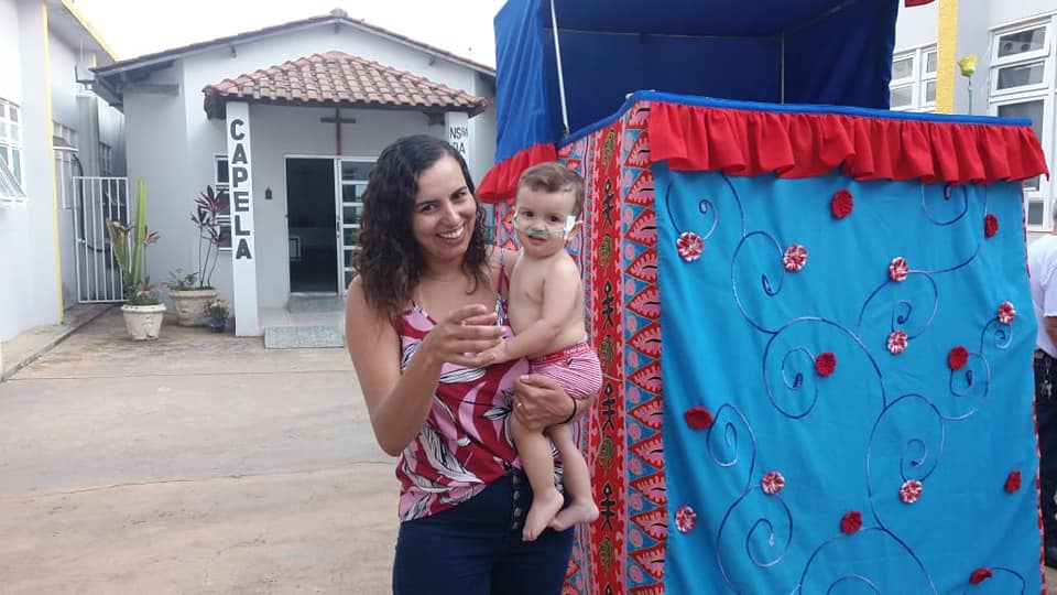 MÚSICA, TEATRO INFANTIL E MUITA ALEGRIA PARA AS CRIANÇAS INTERNADAS NO HOSPITAL DE BRAZLÂNDIA